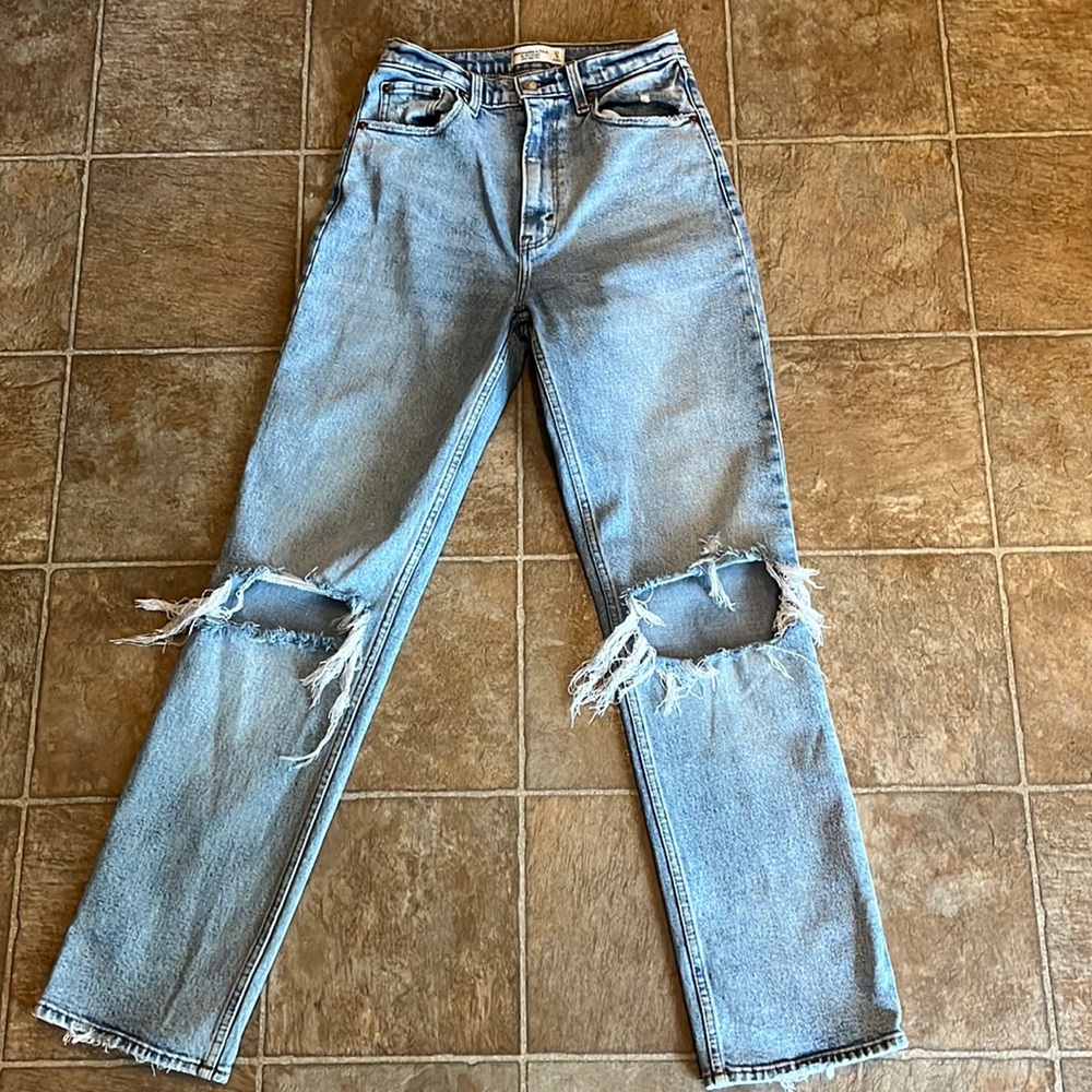 Abercrombie & Fitch Distressed 90’s Straight  Jeans. Size 27 or Size 4